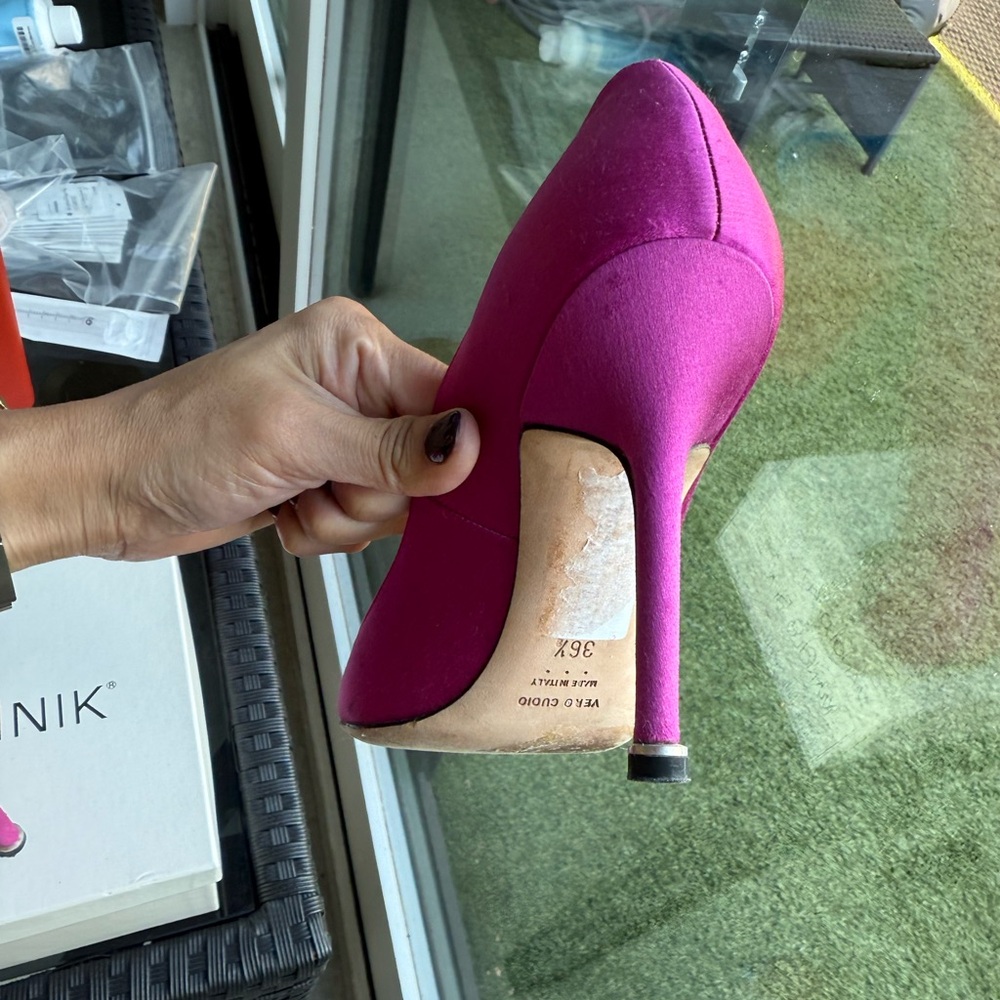Manolo Blahnik Fuchsia Heels 36.5 - Picture 8 of 9
